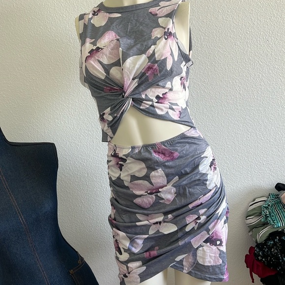 Spring and Summer Women's Sexy Tight Fashion Printed Hollow Pleated Hip Dress - Picture 5 of 7